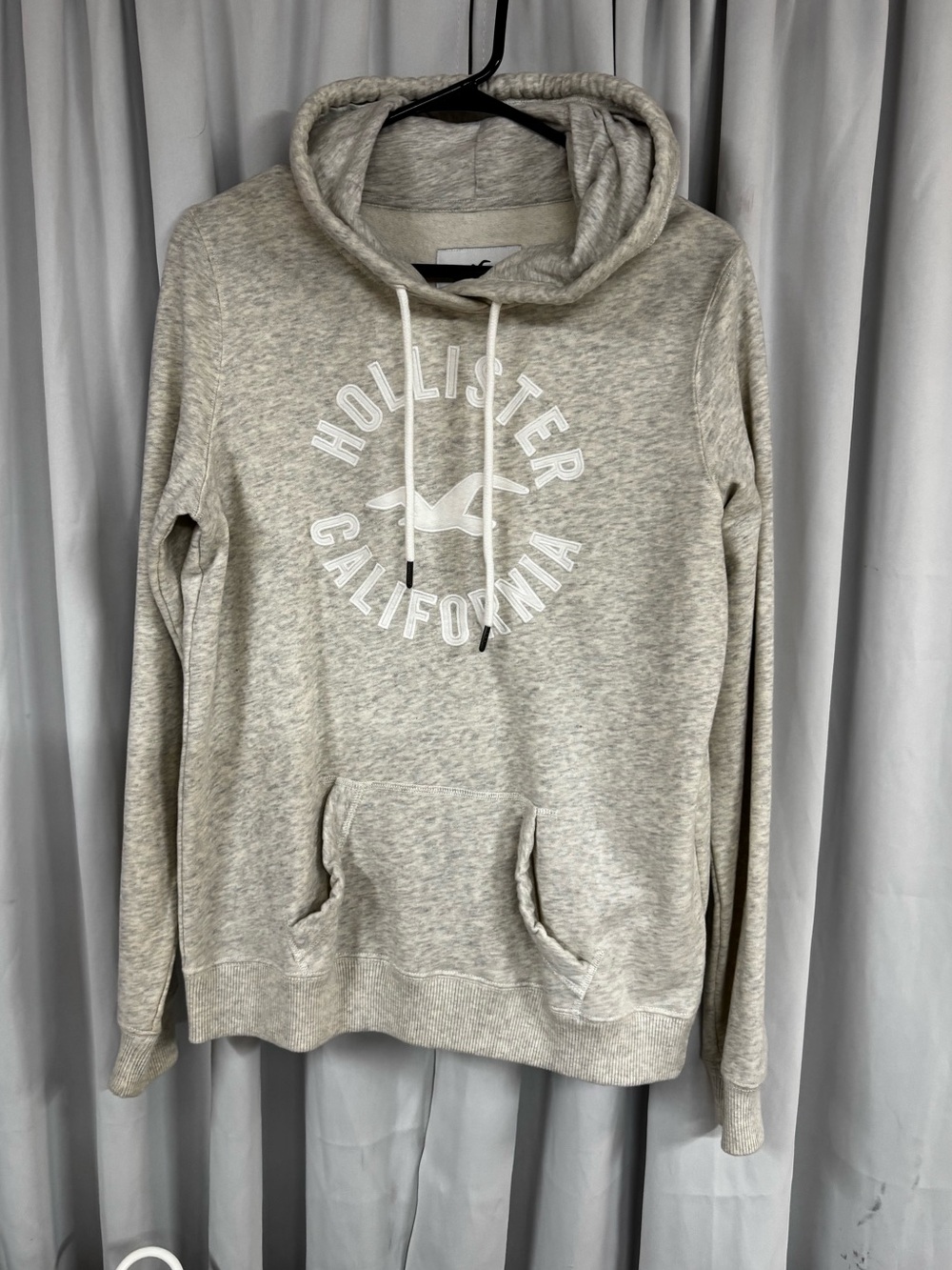 Hollister women’s Heather Light Gray Logo Hoodie